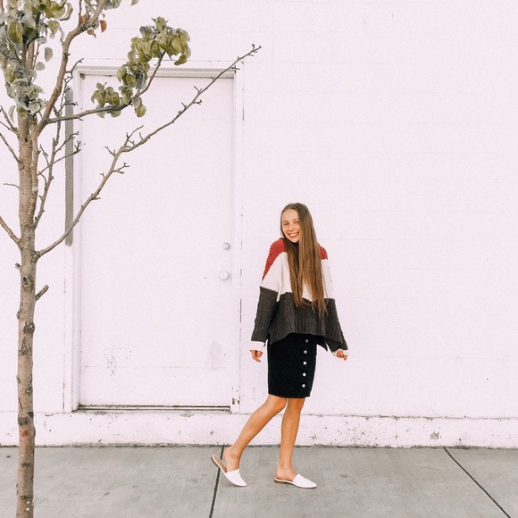 Only TWO LEFT! 💓 The ILONA Striped Block Sweater - Picture 7 of 8